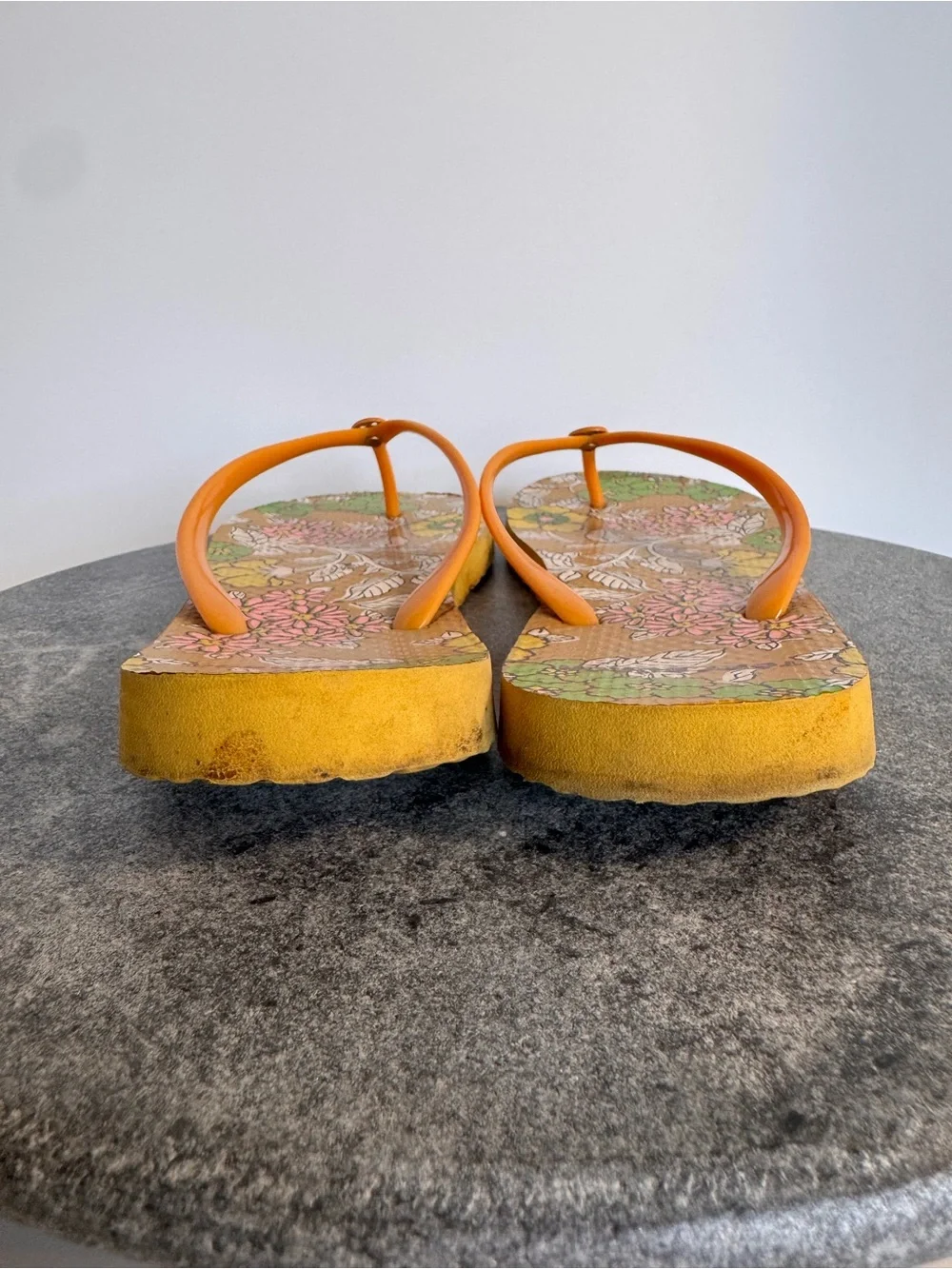Tory Burch Yellow Floral Garden Flip Flops Logo 8